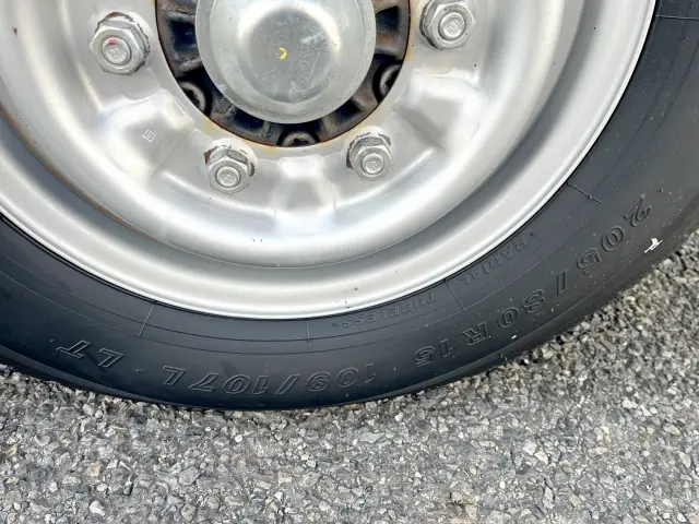 いすゞ エルフ 2RG-NJR88A(2WD)の写真44