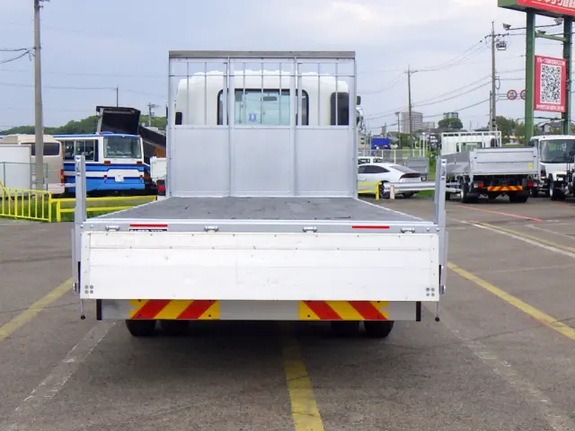 いすゞ フォワード 2RG-FRR90S2(2WD)の写真7