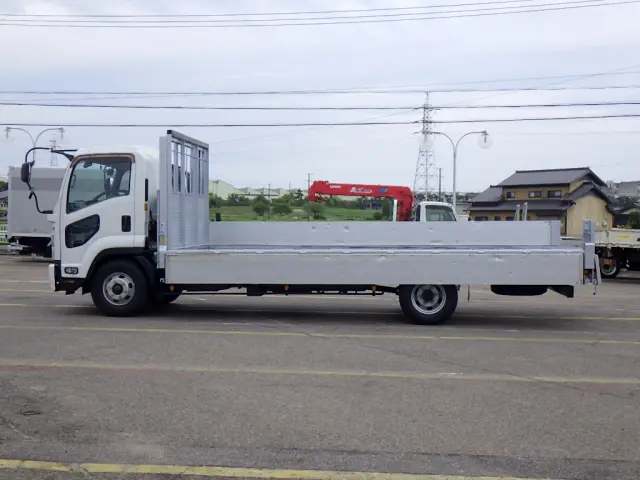 いすゞ フォワード 2RG-FRR90S2(2WD)の写真8