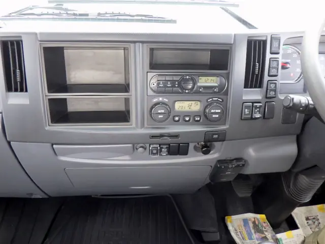 いすゞ フォワード 2RG-FRR90S2(2WD)の写真14