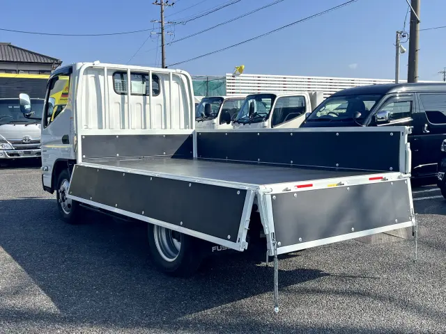 三菱 キャンター 2RG-FBAV(2WD)の写真7