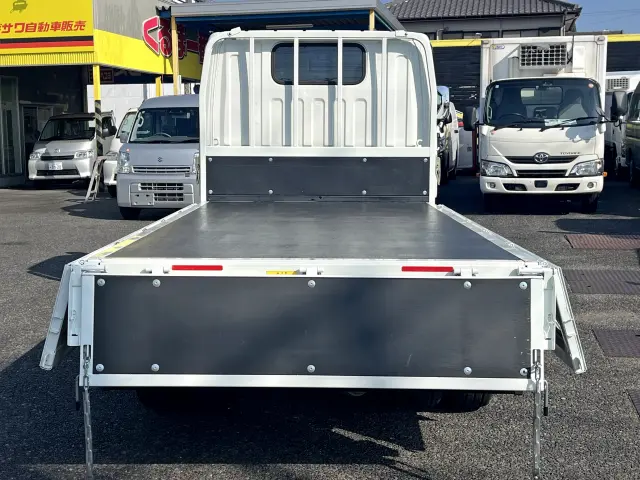 三菱 キャンター 2RG-FBAV(2WD)の写真8