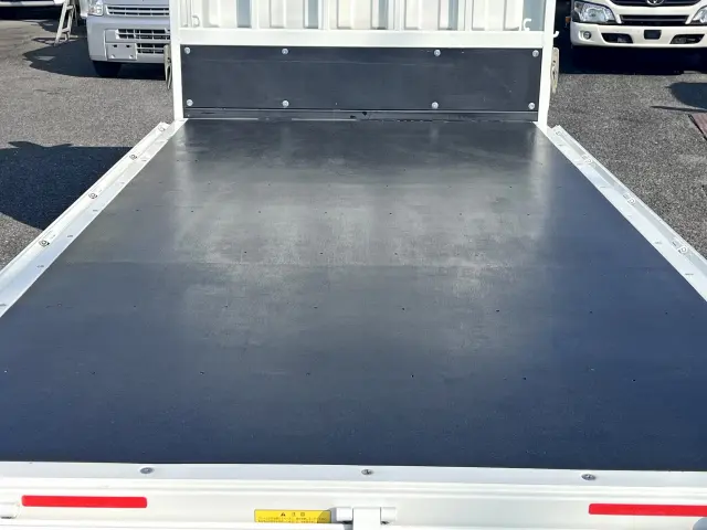 三菱 キャンター 2RG-FBAV(2WD)の写真9