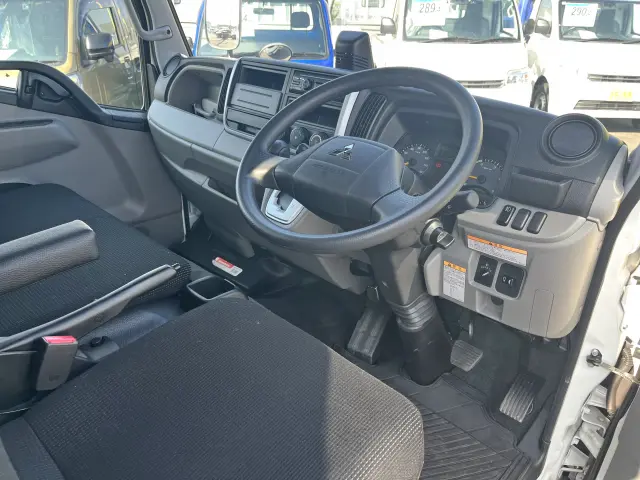 三菱 キャンター 2RG-FBAV(2WD)の写真13