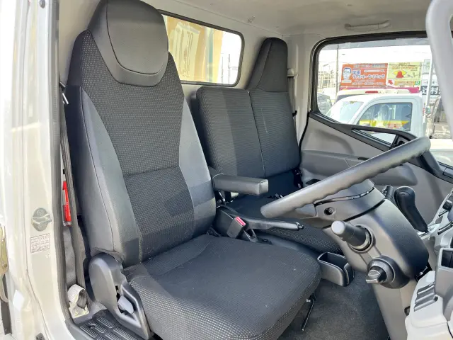 三菱 キャンター 2RG-FBAV(2WD)の写真14