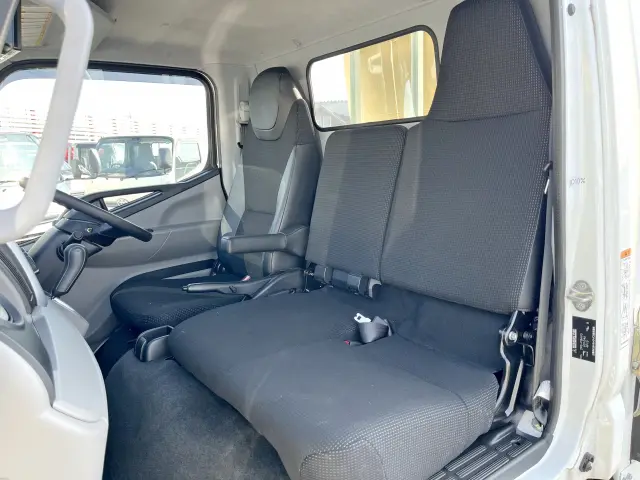 三菱 キャンター 2RG-FBAV(2WD)の写真15