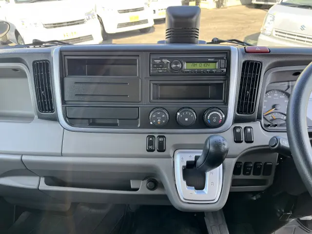 三菱 キャンター 2RG-FBAV(2WD)の写真18