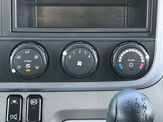 三菱 キャンター 2RG-FBAV(2WD)の写真20