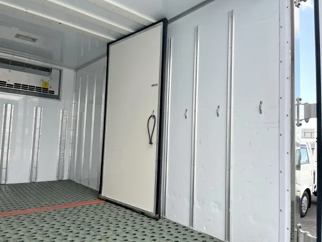 日野 デュトロ 2RG-XZC605M(2WD)の写真13