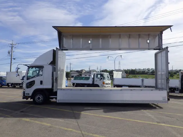 いすゞ フォワード 2RG-FRR90T2(2WD)の写真4