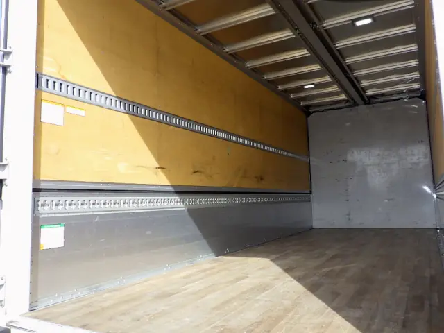 いすゞ フォワード 2RG-FRR90T2(2WD)の写真12