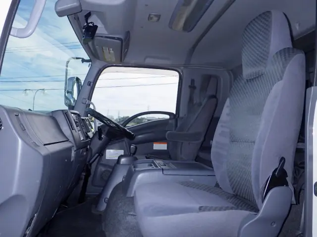 いすゞ フォワード 2RG-FRR90T2(2WD)の写真14