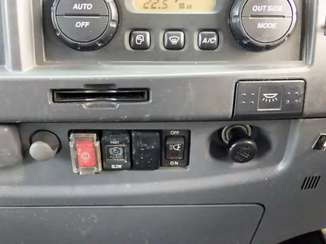 いすゞ フォワード 2RG-FRR90T2(2WD)の写真21