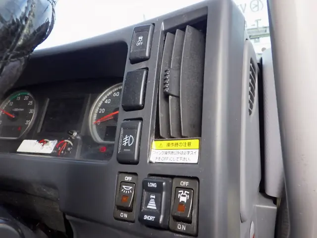 いすゞ フォワード 2RG-FRR90T2(2WD)の写真23