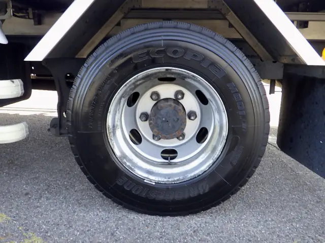 いすゞ フォワード 2RG-FRR90T2(2WD)の写真31