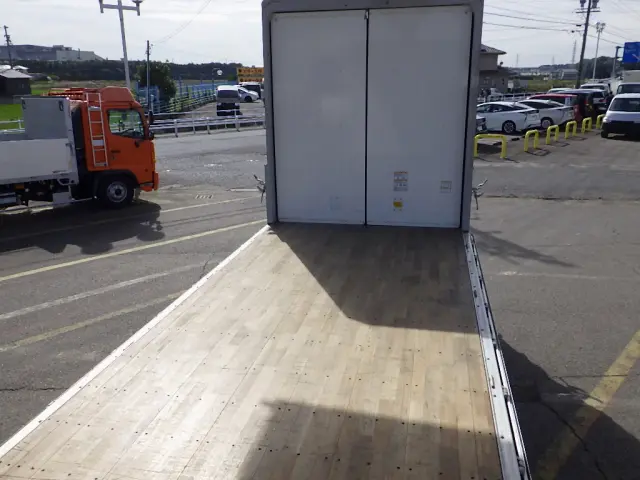 いすゞ フォワード 2RG-FRR90T2(2WD)の写真44