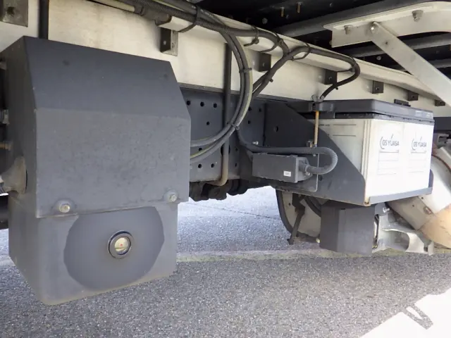 いすゞ フォワード 2RG-FRR90T2(2WD)の写真50