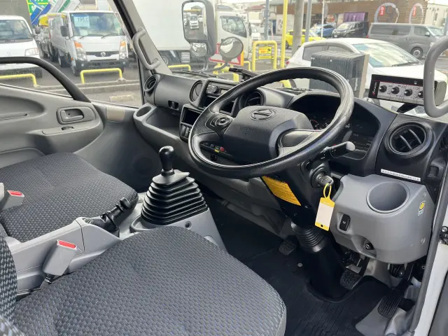 日野 デュトロ 2RG-XZU640M(2WD)の写真15