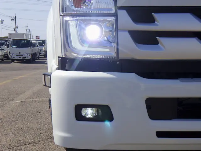 いすゞ フォワード 2RG-FRR90S2(2WD)の写真3