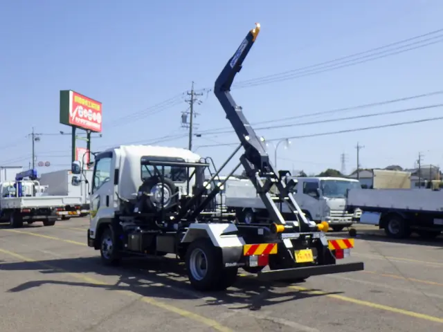 いすゞ フォワード 2RG-FRR90S2(2WD)の写真7