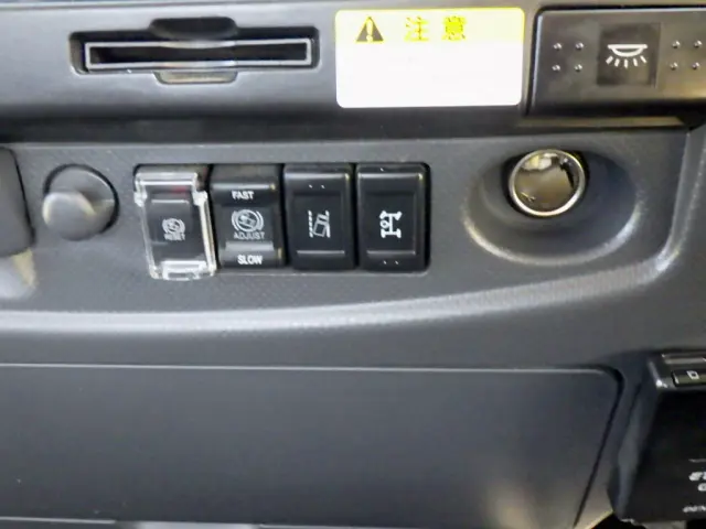 いすゞ フォワード 2RG-FRR90S2(2WD)の写真17