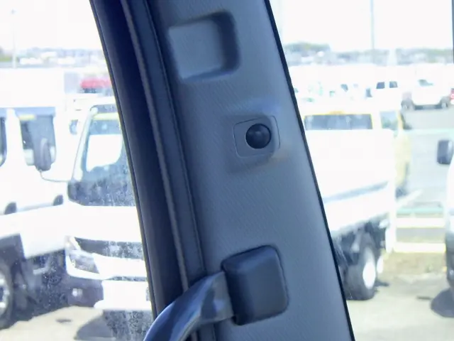 いすゞ フォワード 2RG-FRR90S2(2WD)の写真22