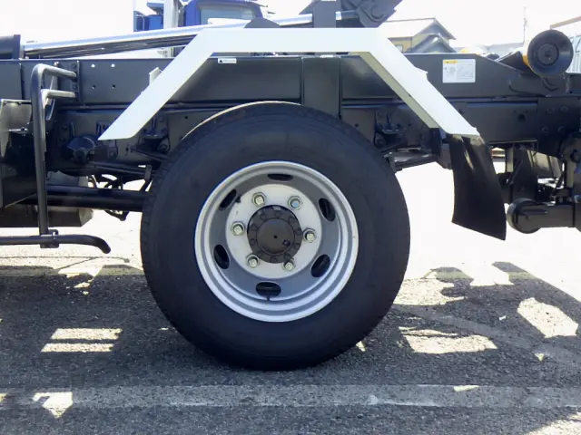 いすゞ フォワード 2RG-FRR90S2(2WD)の写真28