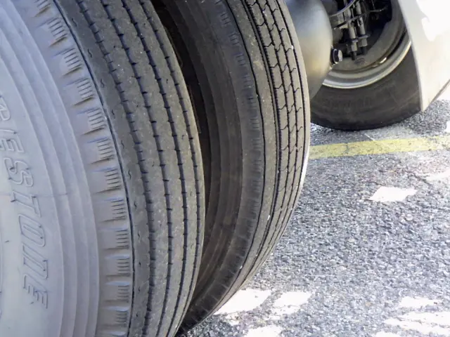 いすゞ フォワード 2RG-FRR90S2(2WD)の写真29