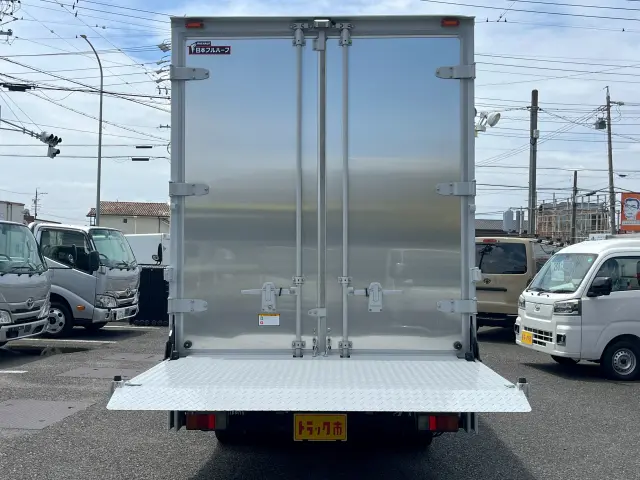 いすゞ エルフ 2RG-NMR88AN(2WD)の写真7