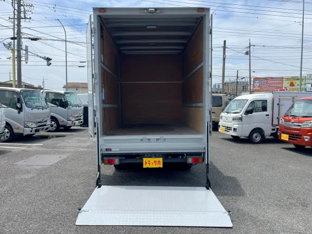 いすゞ エルフ 2RG-NMR88AN(2WD)の写真10