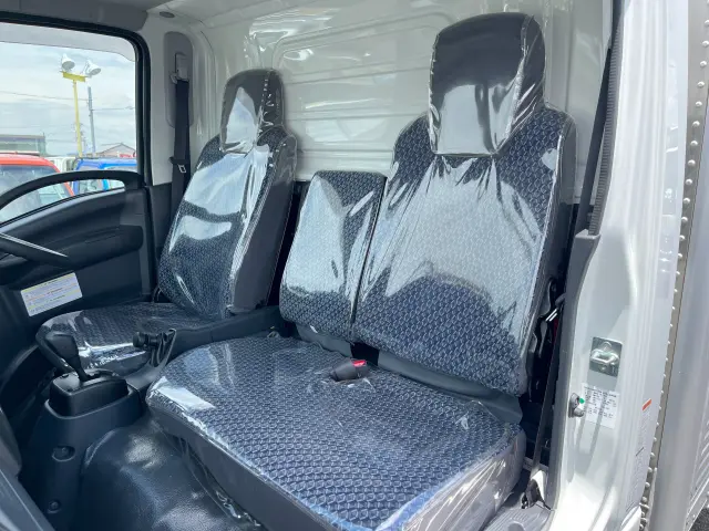 いすゞ エルフ 2RG-NMR88AN(2WD)の写真23
