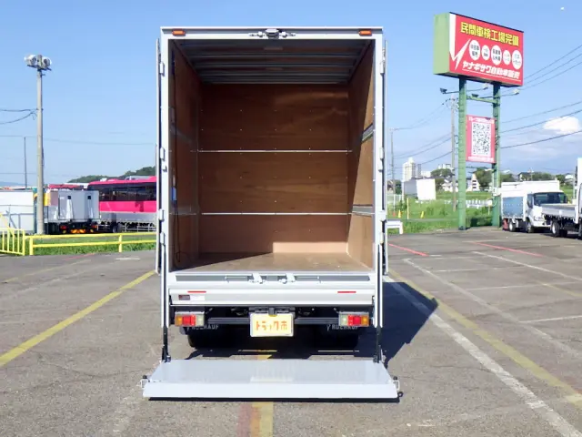 いすゞ エルフ 2RG-NMR88AN(2WD)の写真7
