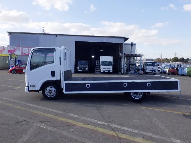 いすゞ エルフ 2RG-NLR88AR(2WD)の写真8