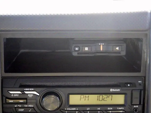 いすゞ エルフ 2RG-NLR88AR(2WD)の写真15