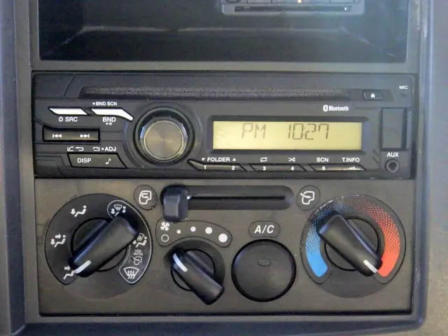 いすゞ エルフ 2RG-NLR88AR(2WD)の写真18