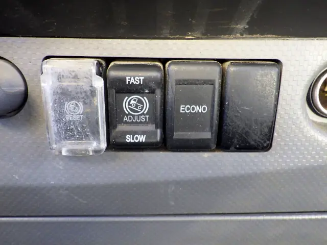 いすゞ エルフ 2RG-NLR88AR(2WD)の写真19