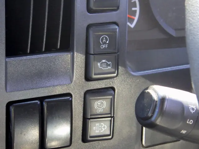 いすゞ エルフ 2RG-NLR88AR(2WD)の写真20