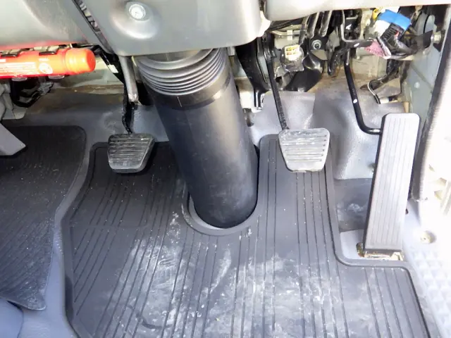 いすゞ エルフ 2RG-NLR88AR(2WD)の写真23