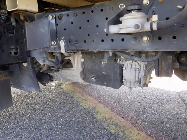 いすゞ エルフ 2RG-NLR88AR(2WD)の写真25