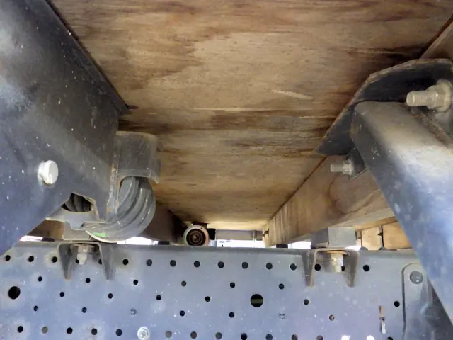 いすゞ エルフ 2RG-NLR88AR(2WD)の写真26