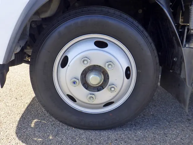 いすゞ エルフ 2RG-NLR88AR(2WD)の写真27