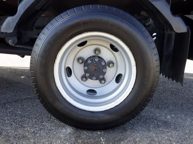 いすゞ エルフ 2RG-NLR88AR(2WD)の写真28