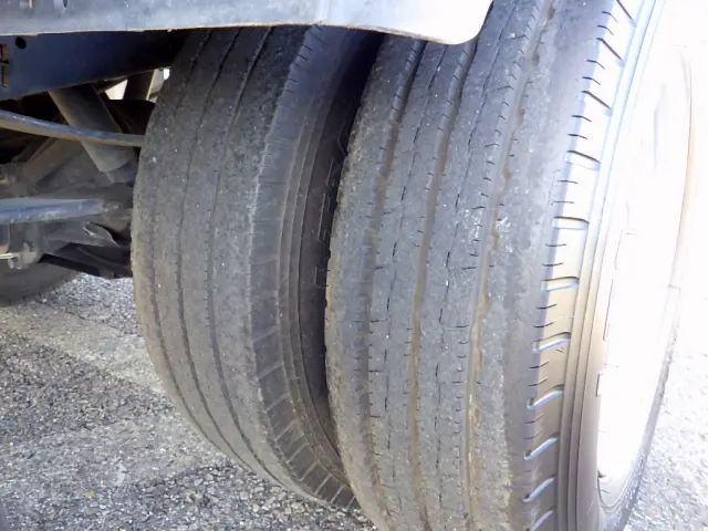 いすゞ エルフ 2RG-NLR88AR(2WD)の写真29