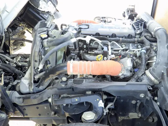 いすゞ エルフ 2RG-NLR88AR(2WD)の写真33