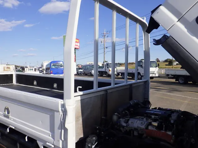 いすゞ エルフ 2RG-NLR88AR(2WD)の写真37