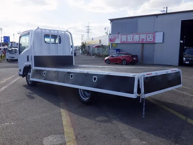 いすゞ エルフ 2RG-NLR88AR(2WD)の写真40