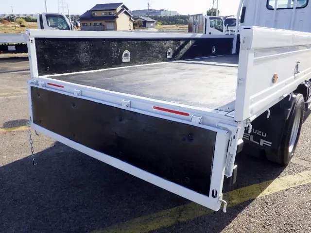 いすゞ エルフ 2RG-NLR88AR(2WD)の写真42