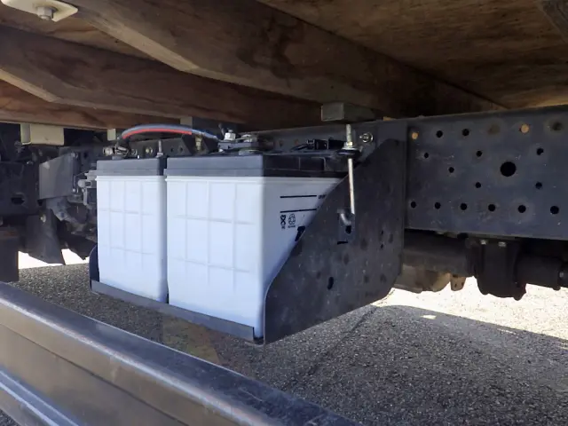 いすゞ エルフ 2RG-NLR88AR(2WD)の写真45