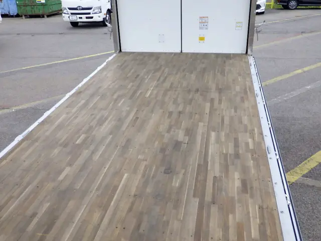 いすゞ フォワード 2RG-FRR90T4(2WD)の写真10