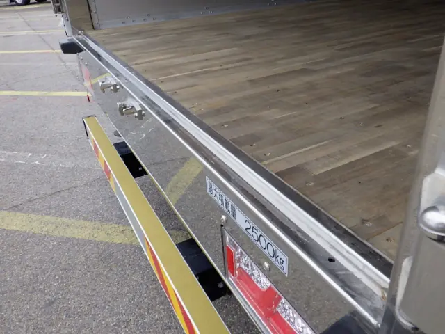 いすゞ フォワード 2RG-FRR90T4(2WD)の写真15